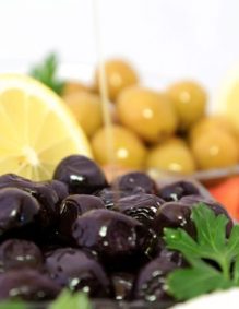 1 Kg Pet Geyikli Yöresinden Jumbo Gemlik Tipi Siyah Zeytin (L/M)